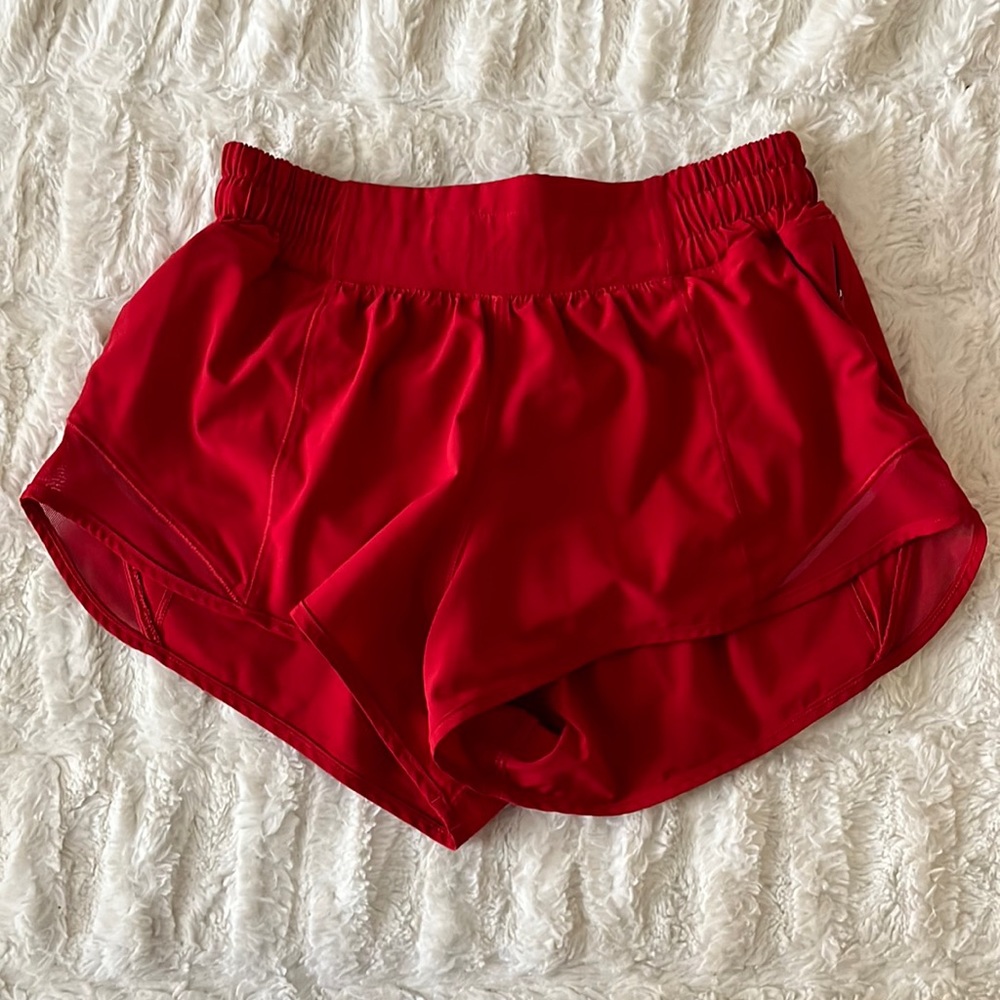 Lululemon Hotty Hot Shorts 2.5”